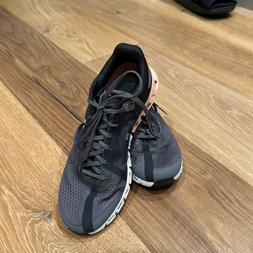 On Running, Cloud Flow, Womens, Size 8.5, Rock/Rose